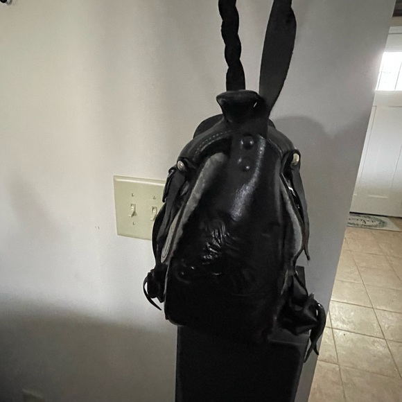 Super cute saddle purse - Picture 4 of 9